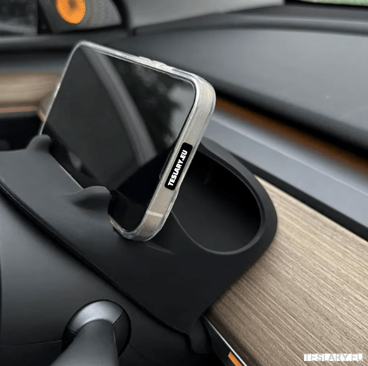 Steering Wheel Front Storage + Phone Holder for Tesla Model 3 / Y - TESLARY Tesla Shop Accessories Europe Nederlands Ireland Deutschland Espana Alicante France Italia