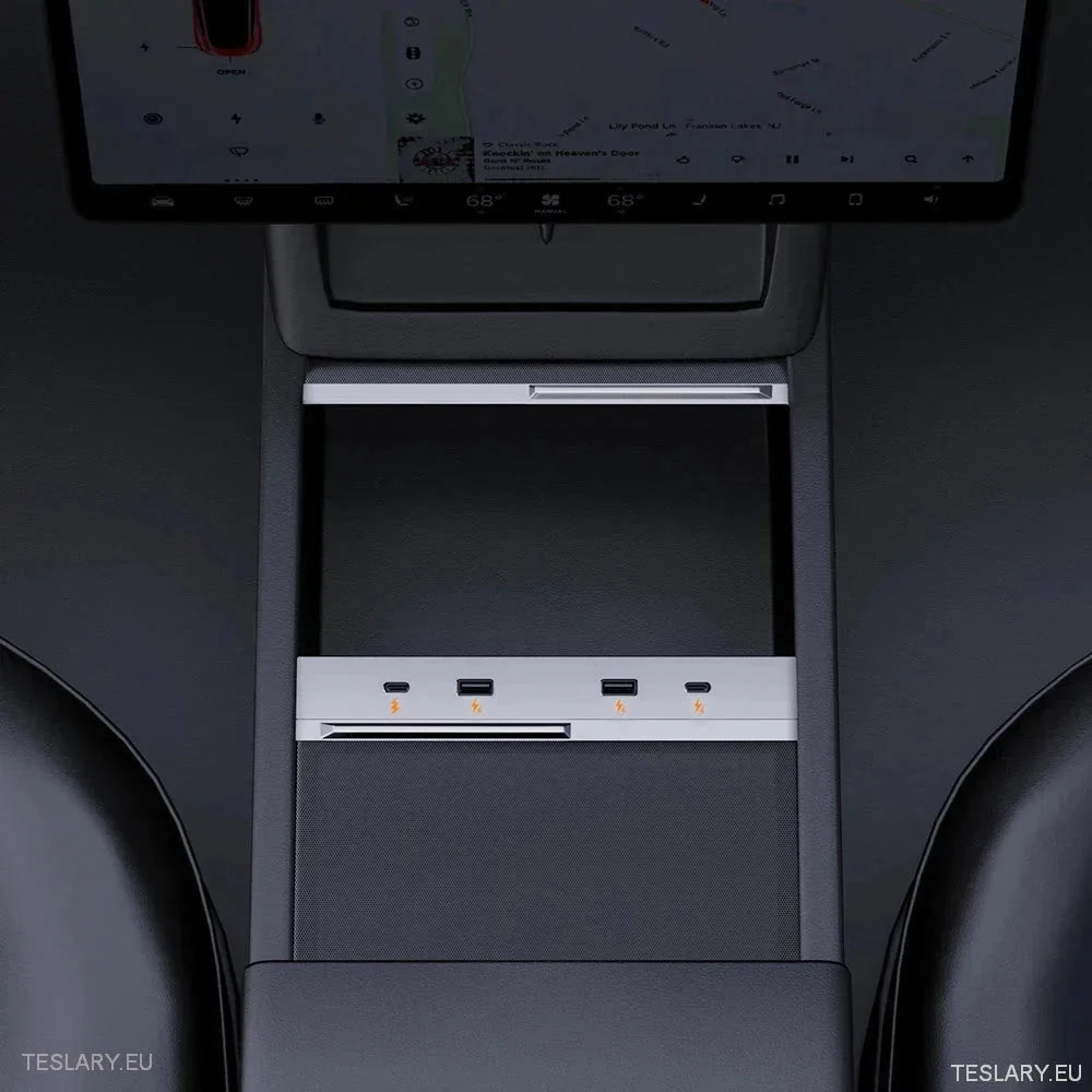 Tesla 3 Highland 4 - 1 USB Expansion Hub - TESLARY Tesla Shop Accessories Europe Nederlands Ireland Deutschland Espana Alicante France Italia
