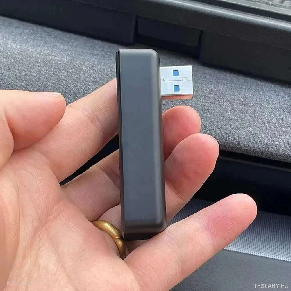 Tesla 3 Highland Glove Box Docking Station 4 Ports - TESLARY Tesla Shop Accessories Europe Nederlands Ireland Deutschland Espana Alicante France Italia